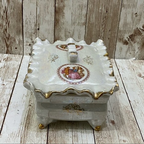 Vintage Victorian Porcelain Footed Jewelry Trinket Box - Picture 3 of 12